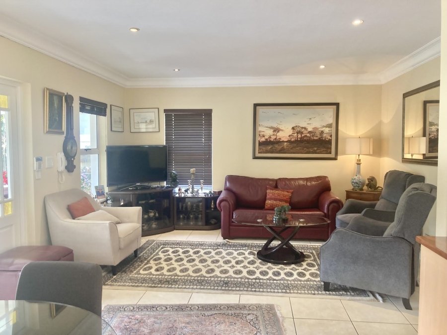 To Let 3 Bedroom Property for Rent in Claremont Upper Western Cape